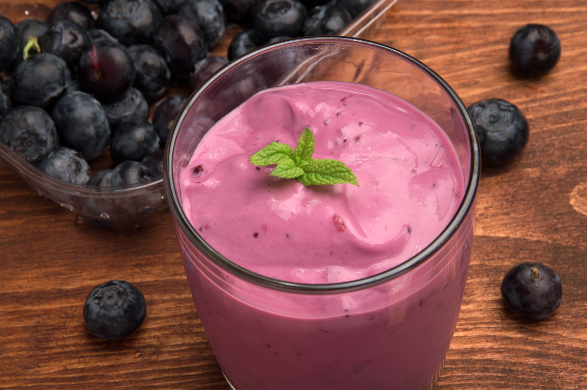 Banana-Honey-and-Blueberry-Smoothie