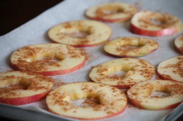 Baked Apple Chips with Cinnamon